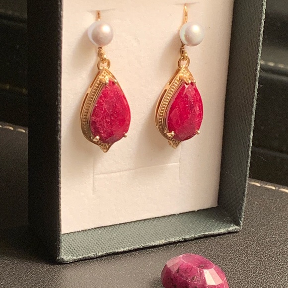 Stunning Drop Dead Ruby Earrings w pearls